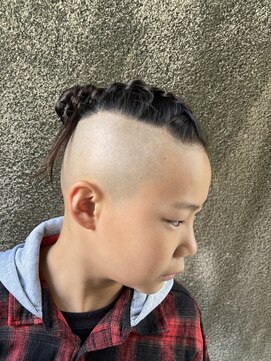 ピリナ(Pilina) マンバン編み込み 【編み込み団子】