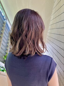 ファイブシーン アオヤマ(5SCENE AOYAMA) ミディアムカール白髪ぼかし伸ばしかけ30代40代50代