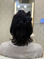 フレア(FLAiR)&nbsp;10代20代ハーフお団子ゆる巻ヘアアレンジ