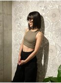 ▼モデル／MORI MAYAさん 艶カラーで秋色オリーブカーキ