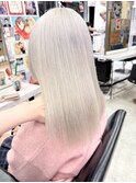 髪質改善金髪ホワイトブロンドシルバーアッシュストレート