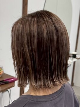 ルイ(ROUIS produced by LUCK 津田沼) ROUIS津田沼 ナチュラルハイライト 白髪ぼかし