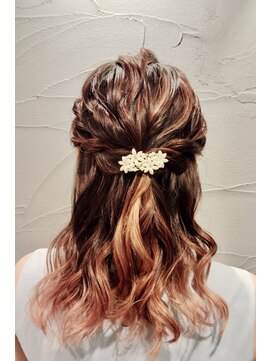 サンジュウナナドシー 大宮東口店(37.0℃) ゆるふわハーフアップ