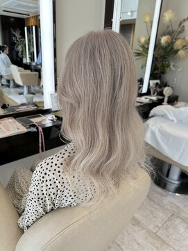 アイシー ヘアーメイク(ic hair make) 極カラーでホワイトベージュ