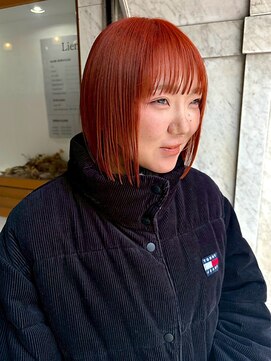 リアン(Lien) 透明感ダークオレンジ/ミディアム/レイヤーカット