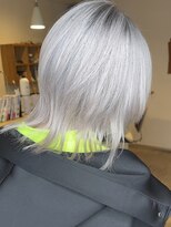 ブレイズヘアー(BLAZEhair)&nbsp;【ツヤ感ハイトーン】ホワイト×ブリーチ３回