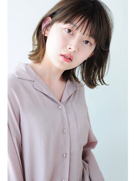 トリッカ 代官山(tricca) 透けバング柔らかベージュミディアム