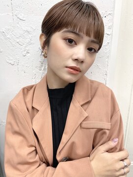 イルウィ(irwi) 【こなれ感】大人かわいいワイドバングショート　ブラウンカラー