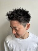 スパイキーショートツイストパーマツーブロックメンズ