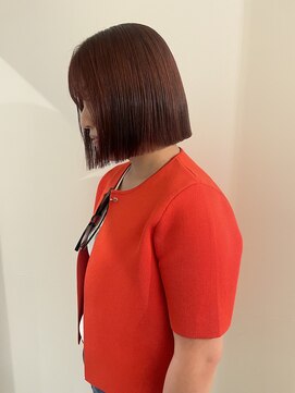 ユニコ(unico) ブリーチなしカラー/ダブルカラー/深めレッド/切りっぱなしボブ