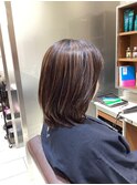 ミディアムボブ　ハイライト