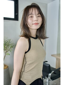 シア(SHEA gakugeidaigaku) 外ハネミディ/シースルーバング/くすみベージュ/30代40代50代