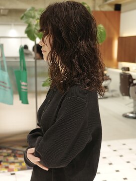 ウィム(wim) 『ミディアムレイヤーパーマ』スパイラルパーマ/ロングパーマ