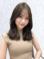プラチナ(PLATINA) ひし形くびれミディアムレイヤー20代30代40代小顔韓国ヘア表参道