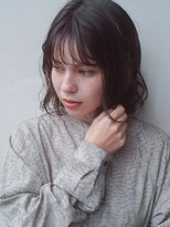 レジュアル(RESSUAL)&nbsp;カーキグレージュ　ボブ　大人かわいい　フェザーバング