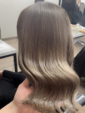 ヴィフ 大船(VIF) 白髪ぼかし/ブリーチカラー/ダブルカラー/大船/大船駅/白髪/鎌倉