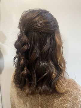 フローリアン(FLORIAN) ハーフアップアレンジ