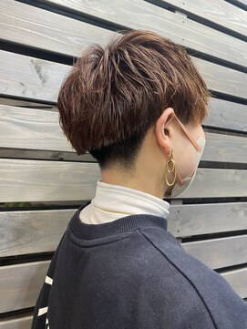 アール(R) 刈上ハンサムショート