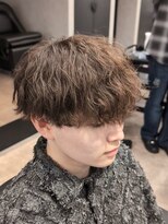 プルーブトウキョウ 渋谷(PROVE TOKYO)&nbsp;緩めゆるふわ波巻きスパイラルパーマ刈り上マッシュメンズ