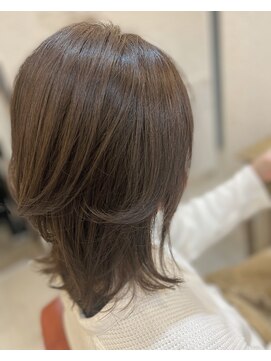 ヘアメイク リヴ(Hair Make Liv) レイヤー外ハネ×アッシュベージュ/舞鶴/西舞鶴/ミディアム