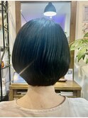 眉上バングショートボブ