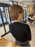 20代30代大人可愛いショートボブ艶感ミルクティーベージュ