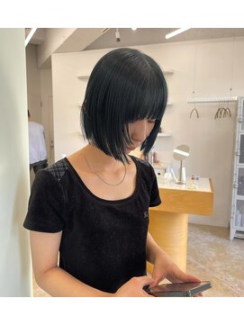 ユー(yew) ダブルカラーで作る暗髪カラー