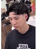 ケーエムシーセントラルルーツ(KMC Central Roots)&nbsp;フェード＆カット＆メンズパーマ