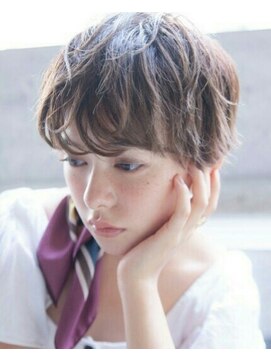 エイミー(Aimee) Aimee ニュアンスショート×透明感グレージュ