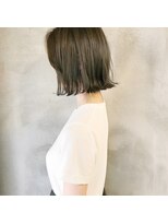 ミント(mint) 透明感◎カーキグレーで赤み抑えます!