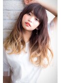 毛先パーマの黒髪ウォーターフォールにことりベージュハイライト