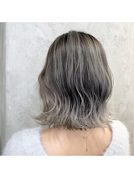 アポロ 横浜駅店(apollo) ホワイトベージュ×バレイヤージュ