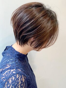 アヴァロン(AVALON) 【mag  ginza】ゆったり丸みショートボブ×ハイライトカラー