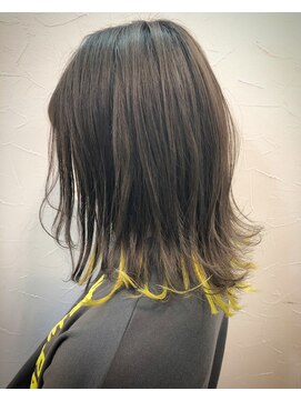 ヘアーメイクフィールヒルズ(FEEL HILLS) 外ハネ×インナーカラー