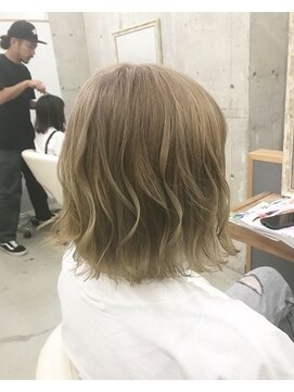 ユッカ エルア 武庫之荘南口(YUCCA elua) 【elua 長田】ハニーベージュ