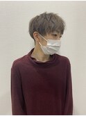 20代30代ツーブロックミルクティーカラーハイトーン刈り上げ
