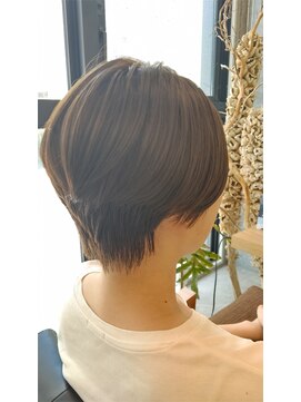 リュクスバトーバイトリコ 船橋南口店(Luxe BATEAU by tricot) #short#olivebeige