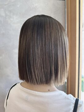 レオン(Re:ON) グレージュカラー