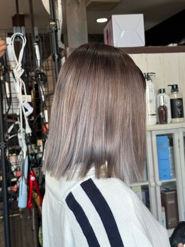 ヘアー リードレス(hair Re:dress) 透け感アッシュツヤ感切りっぱなしカジュアルボブ可愛い