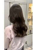 赤味を抑えたグレージュ