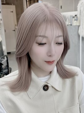 ジィルム(XELM) ハイライトカラーミルクティーベージュレイヤーカット