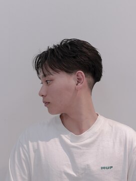 ルーストデラックス 京都河原町三条(ROOST dx) MEN'S HAIR/フェザーショート/センターパート/京都河原町