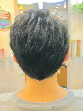 バグース ヘアーメイク アクシス(BAGUS hair make axis) アップバンクショート