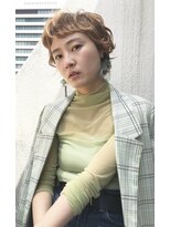 ラビリンス(Labyrinth)&nbsp;ブリーチありハイトーンカラー×オン眉ショート　心斎橋