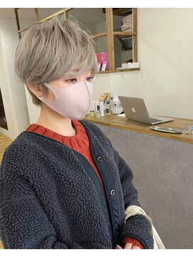 アンユージュアル(unusual) 大人可愛い前髪ありひし形耳掛けクールショートボブ20代30代40