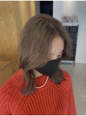 ハイトーングレージュ