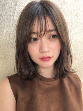 ノイ(noi) 顔周りレイヤーカットくびれヘアミルクティーベージュカラー