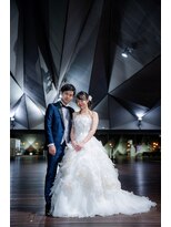 フープ(hoop)&nbsp;夜はゆるい遅れ毛のアップスタイルでフォーマルな感じに変身！