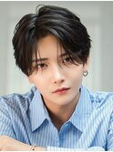 黒髪ニュアンスフェザーツーブロックワックスなし