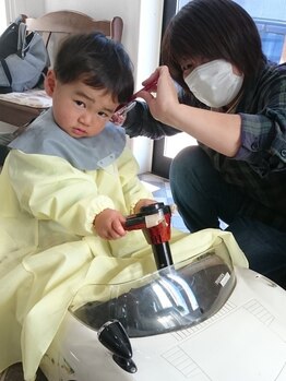 キッズカットもお任せください！お子様同伴可◎プライベート空間で、一緒にスタイルチェンジしませんか？